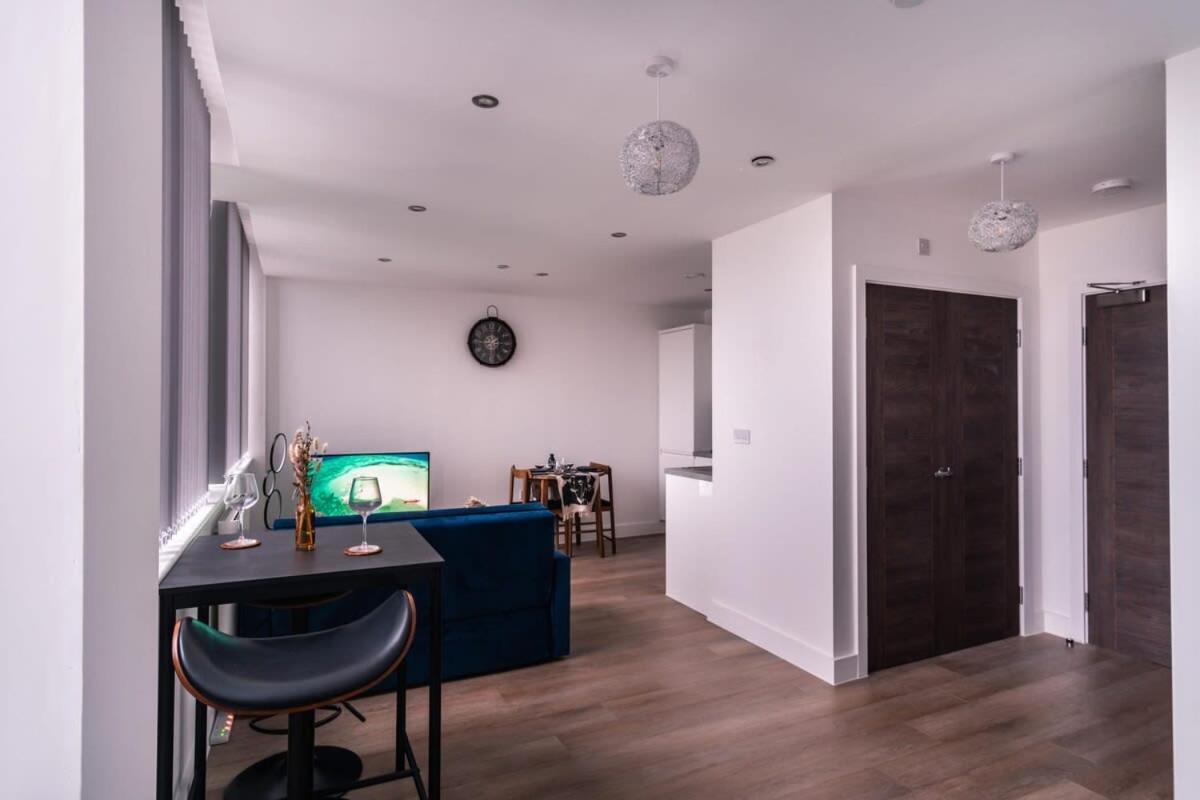 Zeni, Alexandra Rise Fab Apartamento *